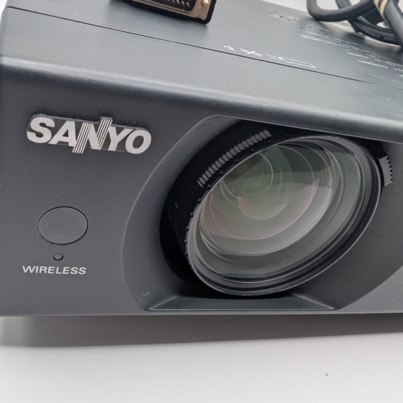 SANYO PLC-WXU30A Pro Wide WXGA Multimedia Projector Business Classroom - TESTED - Picture 3 of 11